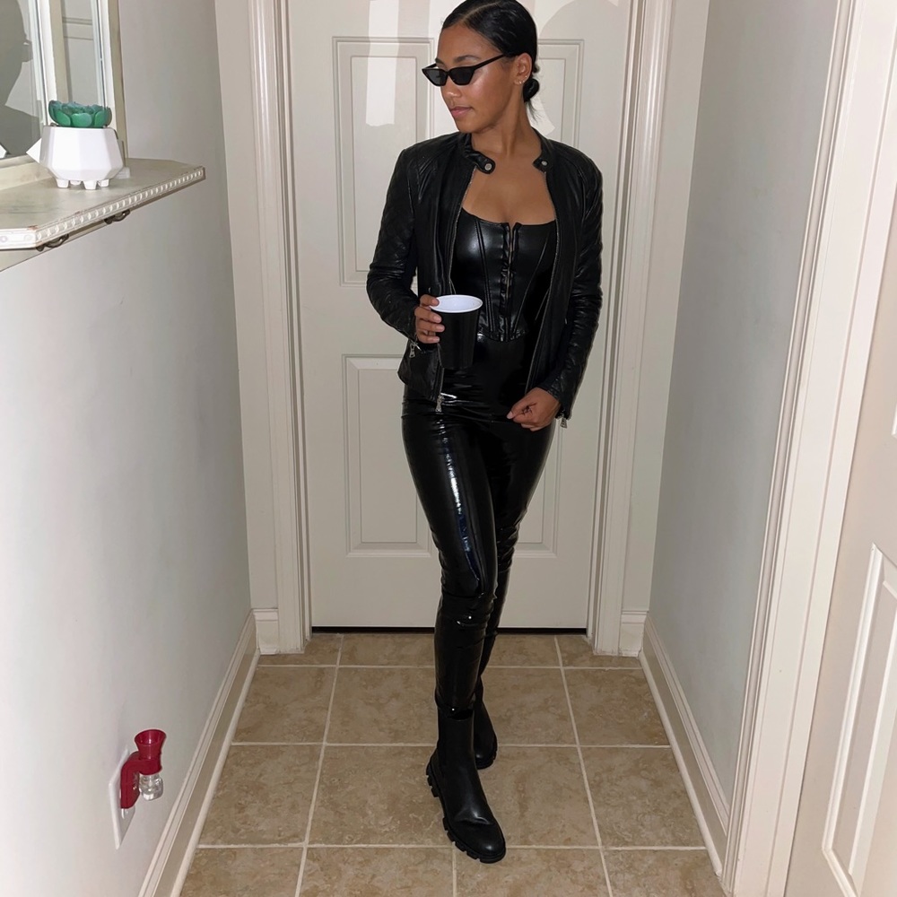 Black pleather shiny leggings